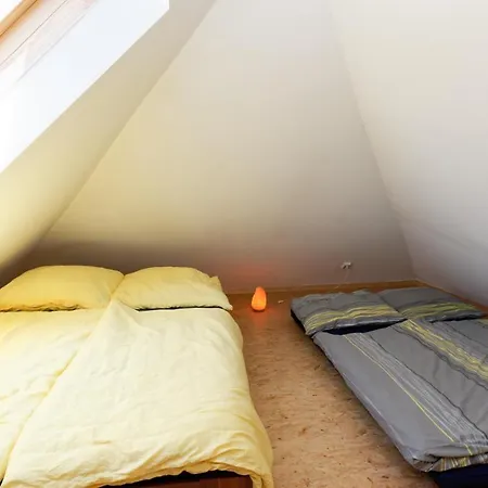 Idylisches Ferienhaus Komplett Im Gruenen Mit Direkter Anbindung An Den Thayatalradweg Holiday home *