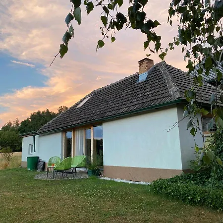 Holiday home Idylisches Ferienhaus Komplett Im Gruenen Mit Direkter Anbindung An Den Thayatalradweg *